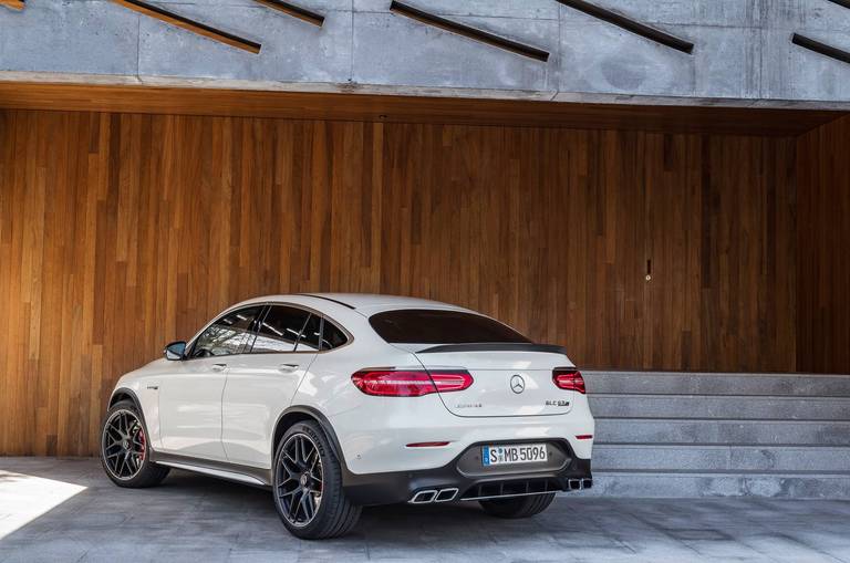 SUVs mit V8-Dampfhammer: Mercedes-AMG GLC 63 4MATIC+ und GLC 63 4MATIC+ Coupé